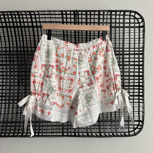 Free people blooming lace shorts - Picture 8 of 8